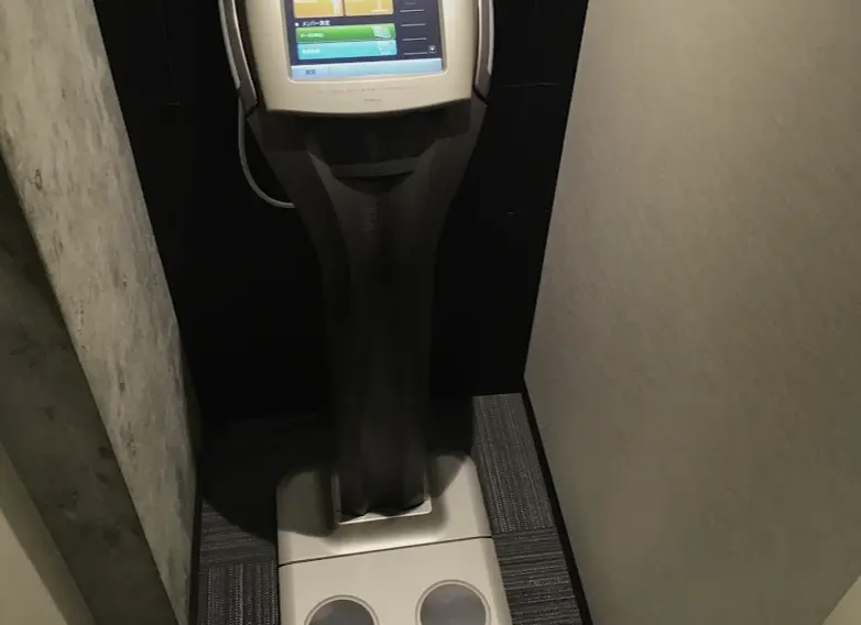 ライザップ浦和店の体組成計