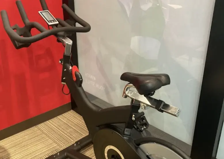 24/7Workout 札幌サンシャイン店の有酸素マシンの画像