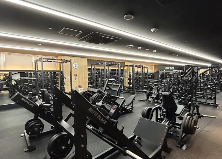 FIT PLACE24 町田店のジム内