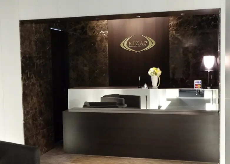 ライザップ札幌店のエントランス