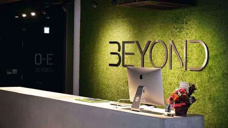 BEYOND心斎橋店のエントランス
