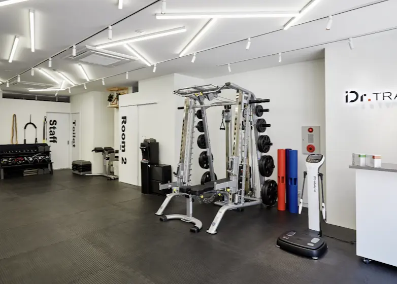 Dr.トレーニングなんば店のジム内設備