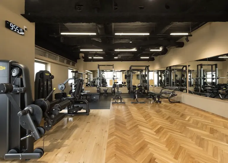 Thefit用賀店のジム内