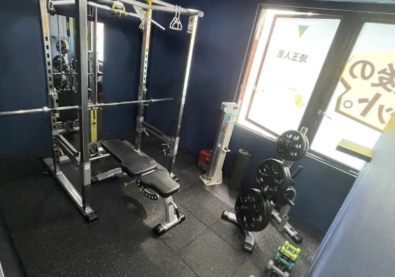 BR Lab 川口店のジム内画像