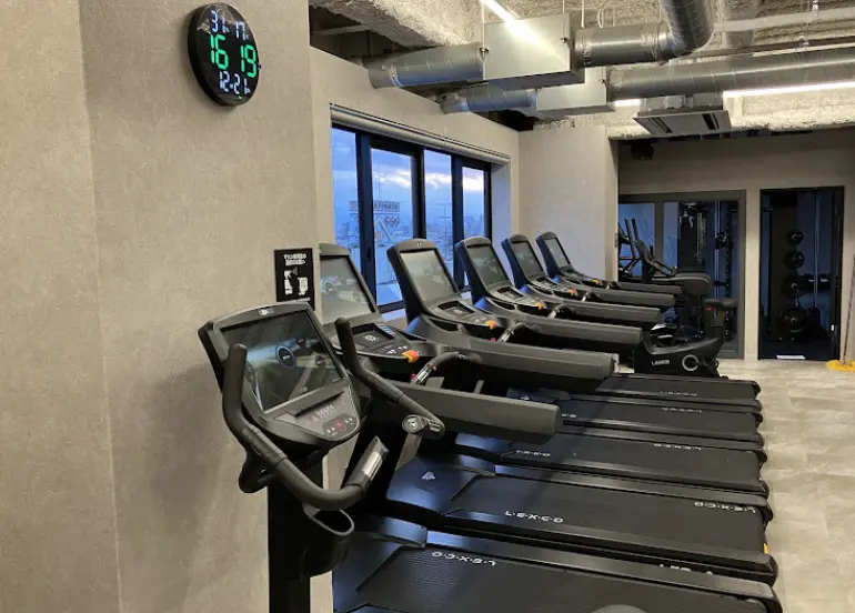 FIT PLACE24 小岩店のジム内
