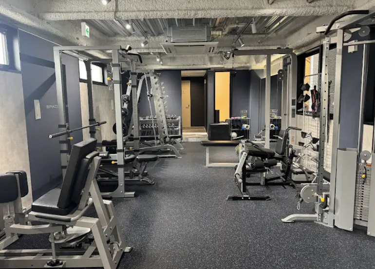 SPACE GYM 京都烏丸店のジム内