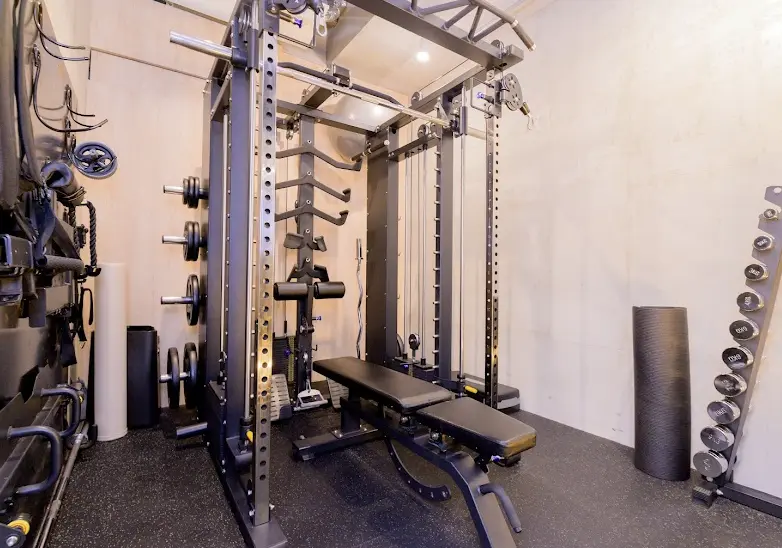 FOUNDレガロホテル岡山店のジム内画像