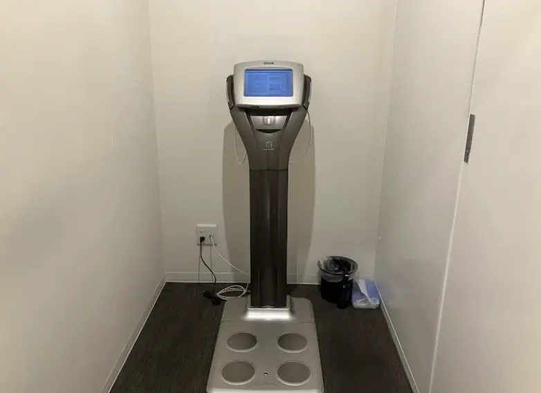 ライザップ本厚木店の体組成計