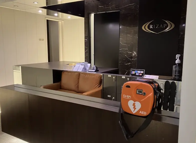 ライザップ本厚木店のエントランス