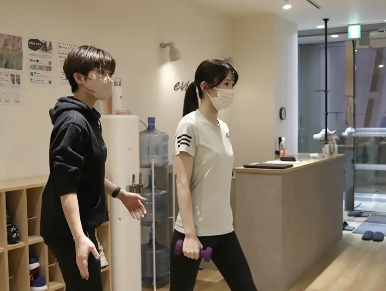 eviGym 渋谷店のパーソナルトレーニングの様子