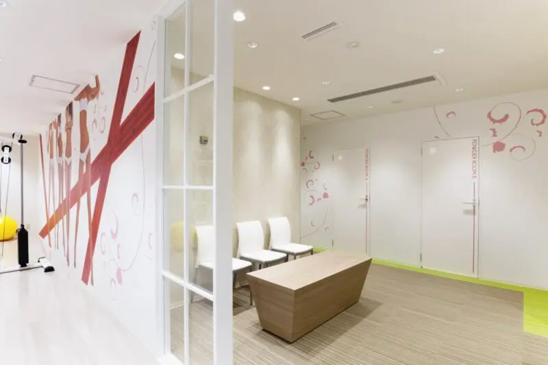 リボーンマイセルフ千葉店の待合スペース