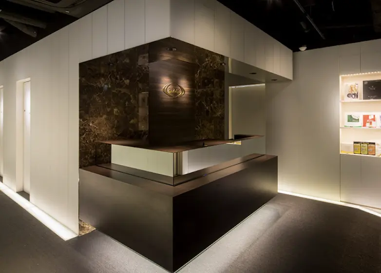 ライザップ千葉店のエントランス