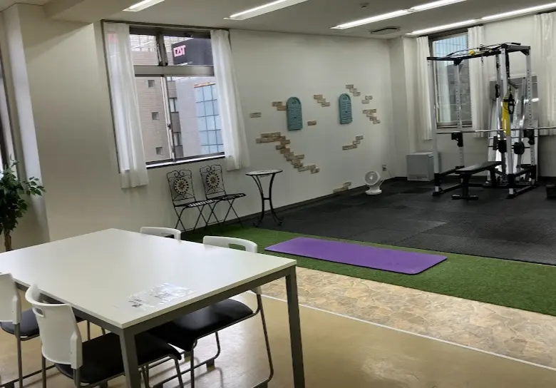 HPER江坂店のジム内画像