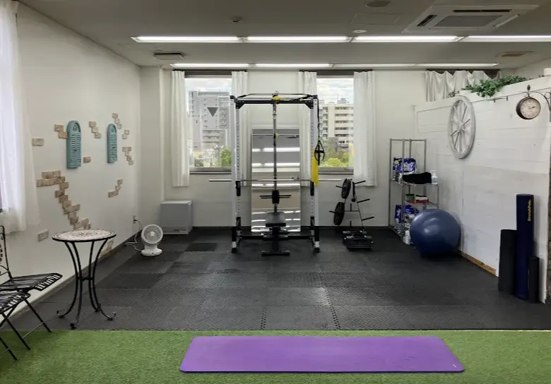 HPER江坂店のジム内画像