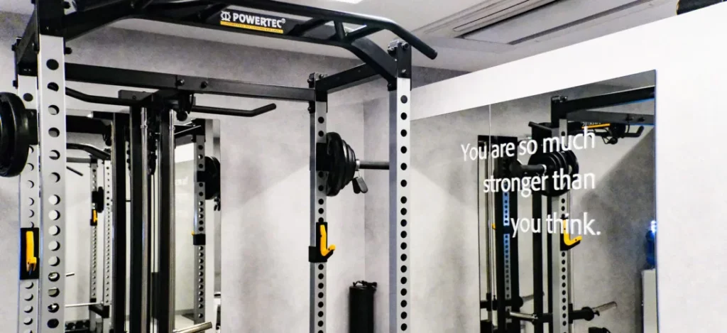 UNDEUX SUPERBODY LIFE 江坂スタジオのジムスペース