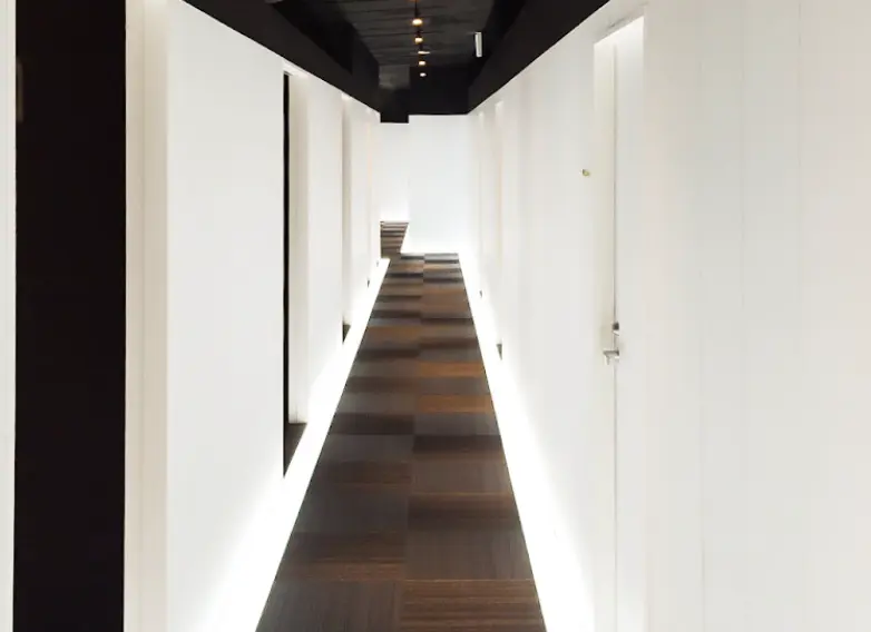 ライザップつくば店のジム内通路