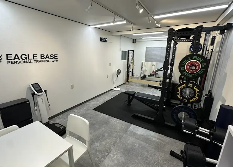 EAGLE BASE 大塚店のジム内