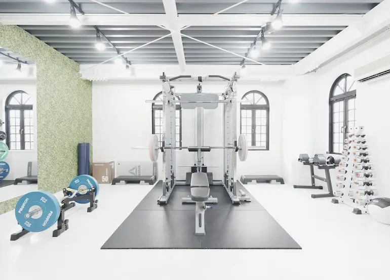 FIRST GYM 大泉学園店のジム内