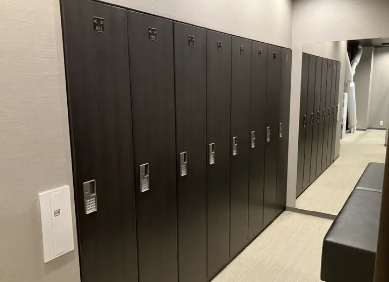 ライザップ本川越店のロッカールーム