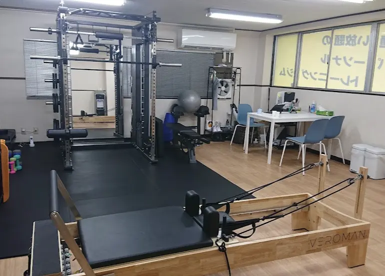 ELEMENT 鶴見店のジム内