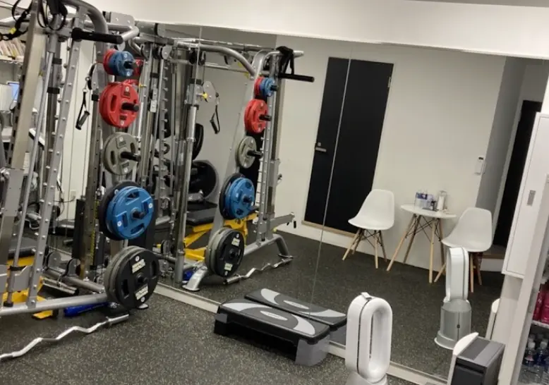 Personalstudio Halle 四ツ谷店のジム内