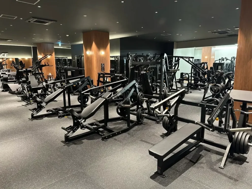 FIT PLACE 市川店のジム内