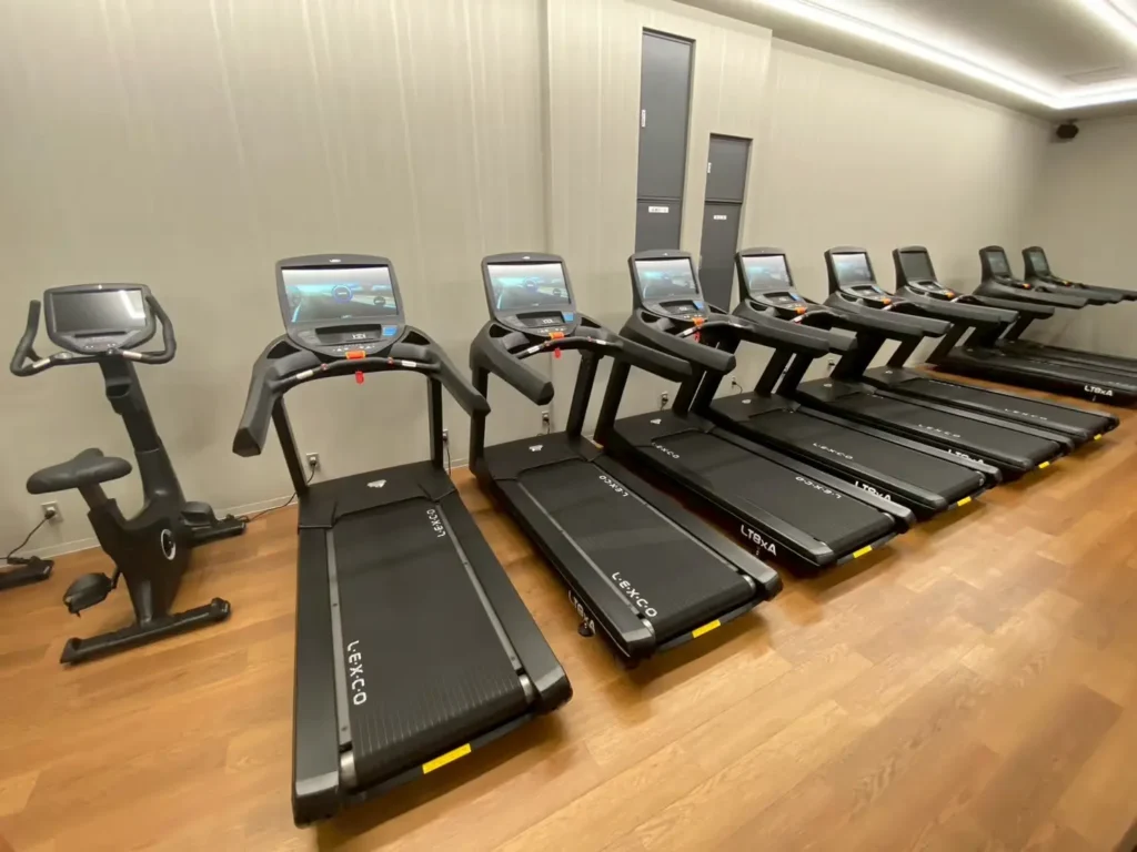 FIT PLACE 市川店のジム内