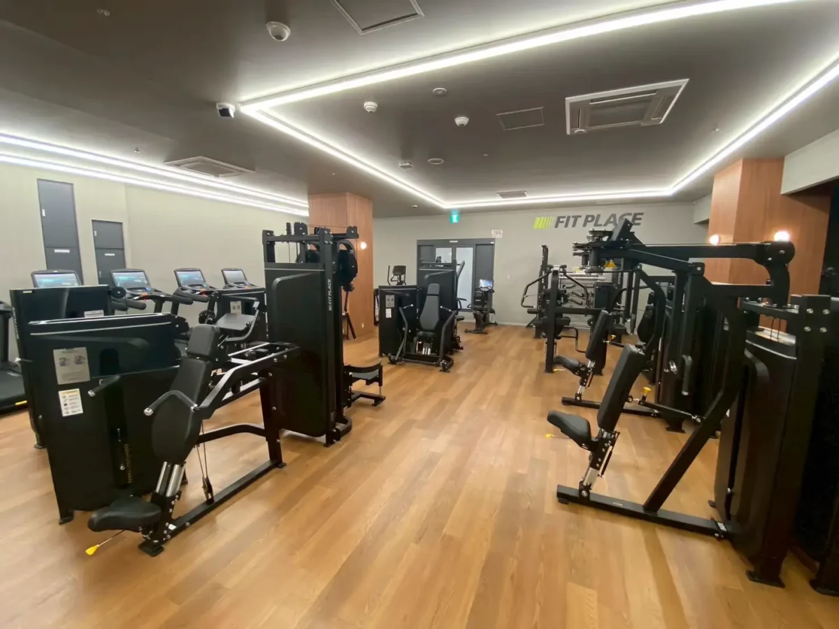 FIT PLACE 市川店のジム内