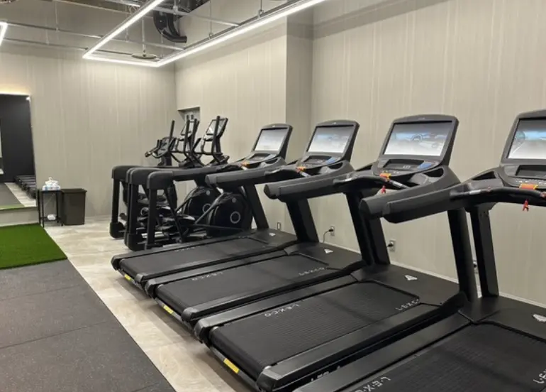 FIT PLACE24 相模大野店のジム内