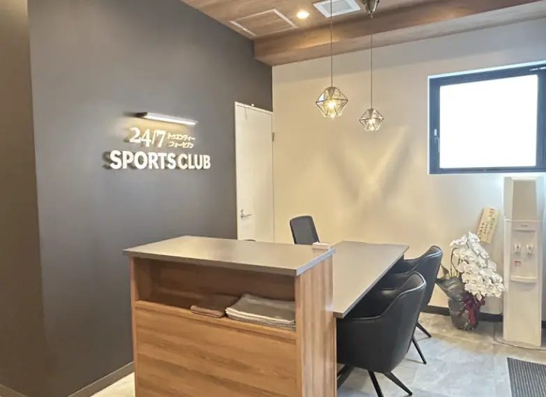 24/7Workout茨木店のエントランス