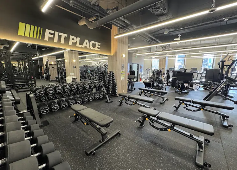 FIT PLACE24 蕨店のジム内