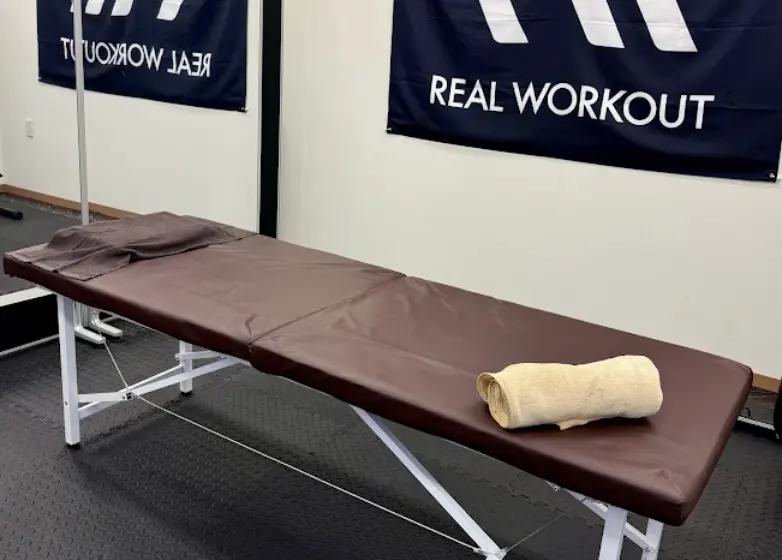 リアルワークアウト 笹塚店のジム内ストレッチ台