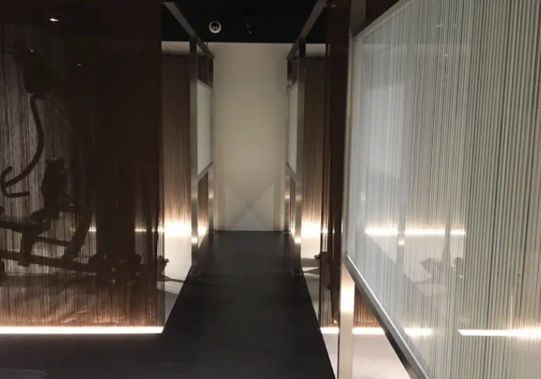 ライザップ 福井店のジム内通路