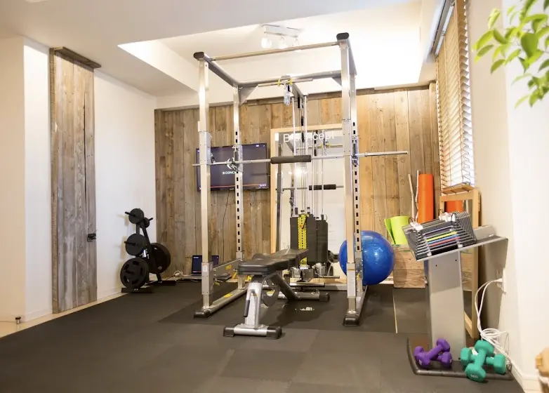 ビーコンセプト金山店のジム内