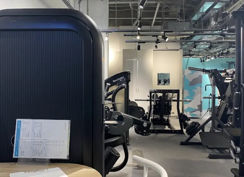 アマゾネス枚方市駅前店のジム内スペース