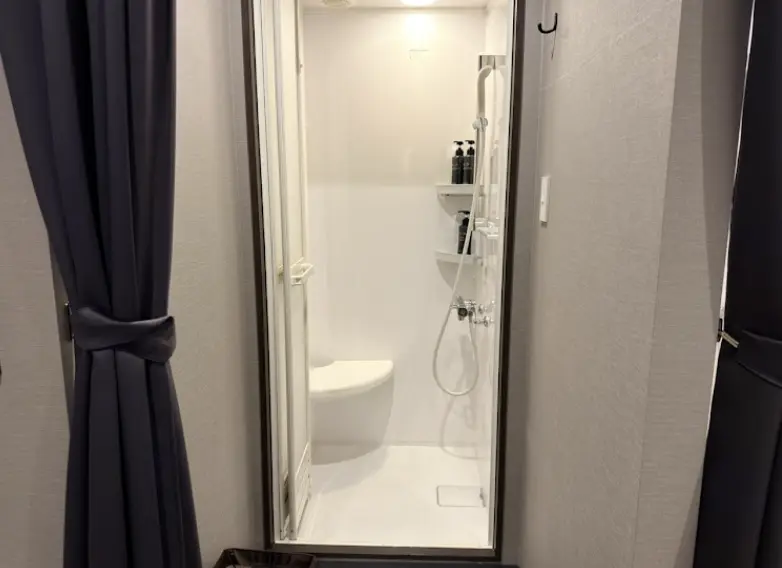 ライザップ枚方店のシャワースペース