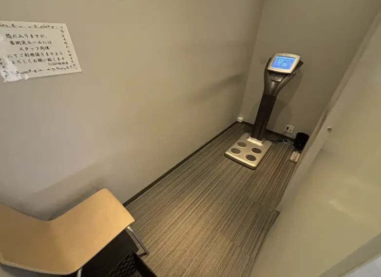 ライザップ姫路店の体組成計測定室