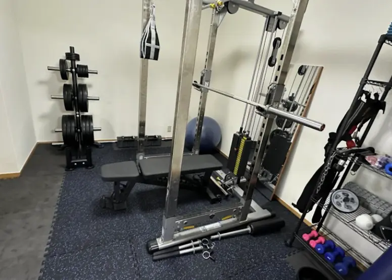 zeroフィットネスの事務内(パワーラック)