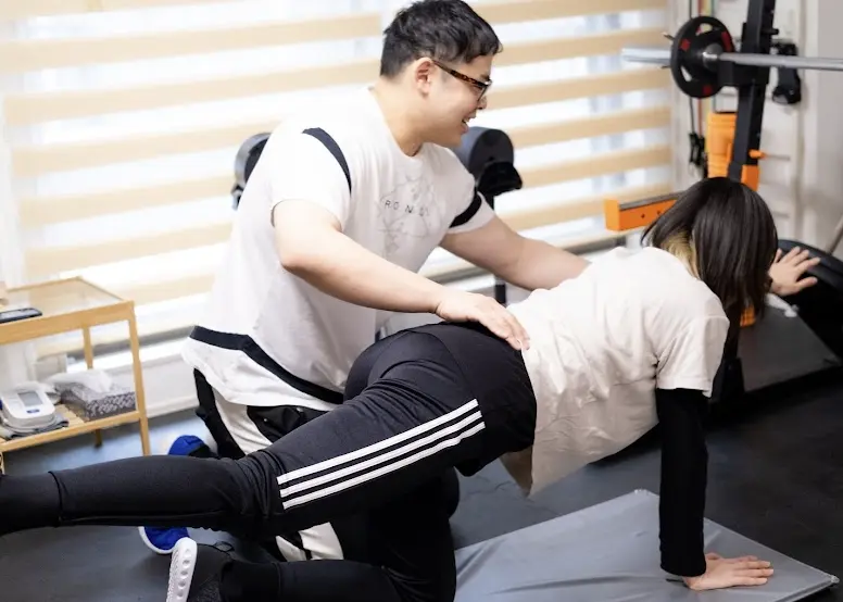 パーソナルジムここかる(本厚木)の体幹トレーニングの様子