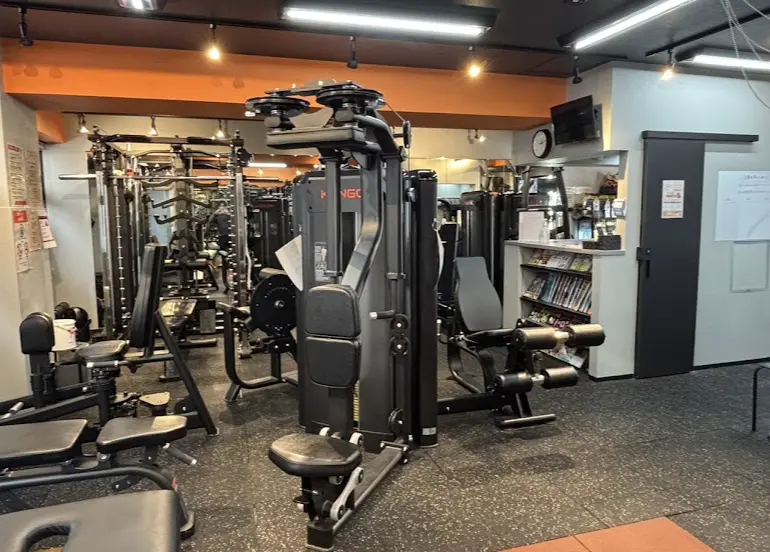 11FITNESS 新小岩店のジム内