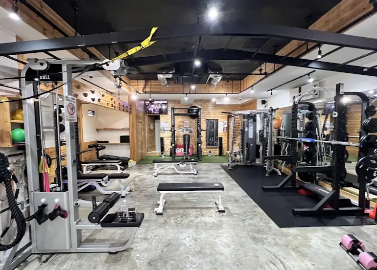 JAMROCK FITNESS 新小岩店のジム内