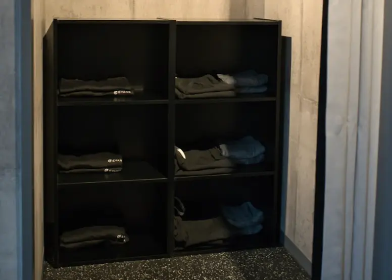 STLiNE桜上水店のジム内(ウェアのレンタル)