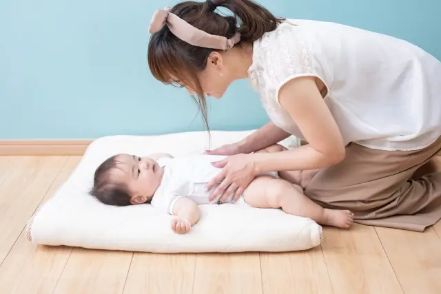 子供と一緒にパーソナルジムに通う女性の画像