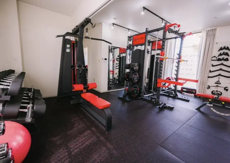 EVOLFIT OKINAWA 沖縄市店のジム内