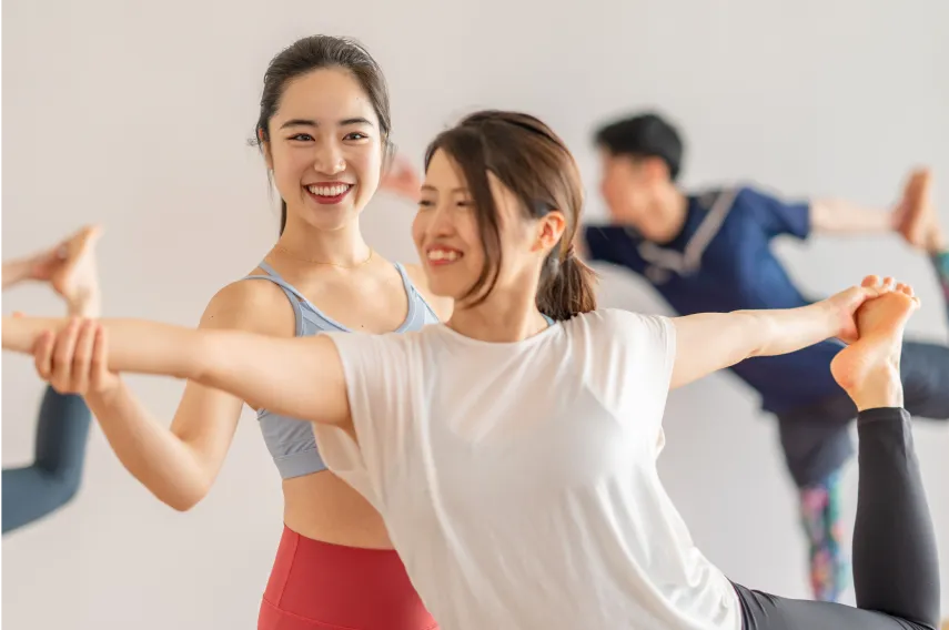 ホットヨガスタジオLAVAのレッスンの様子