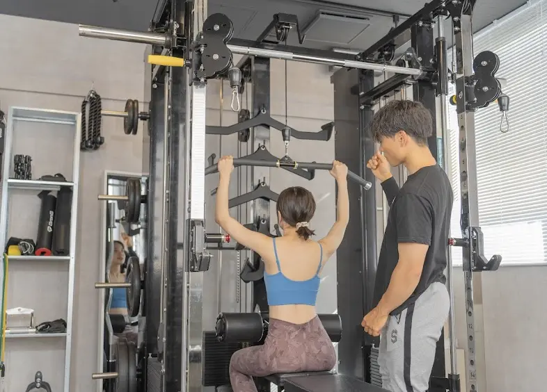 FIT JAEMI 塚本店のパーソナルトレーニングの様子
