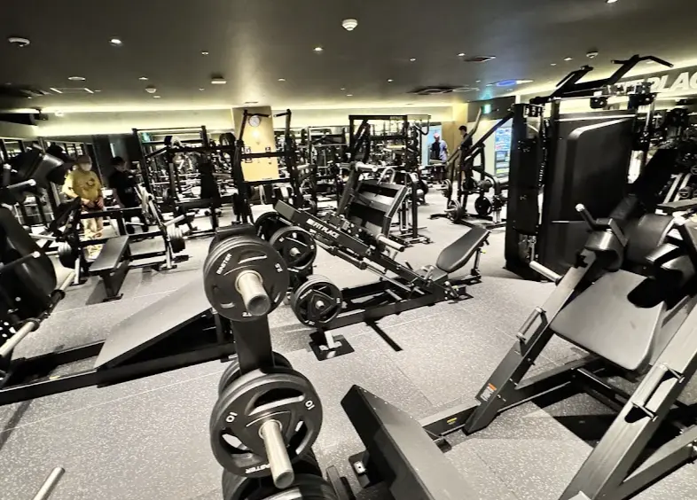 FITPLACE24 弁天町店のジム内画像