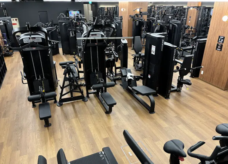 FITPLACE24 淡路店のジム内画像
