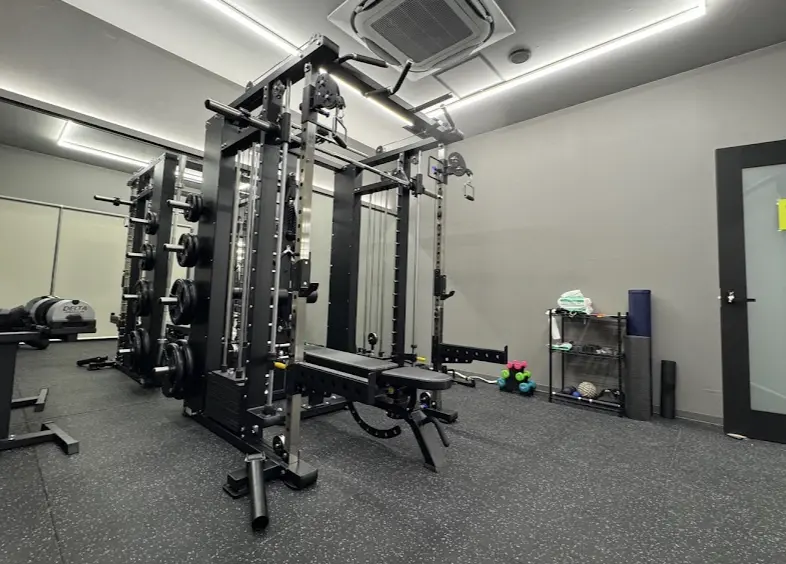 FITPLACE24 青葉台店のジム内画像