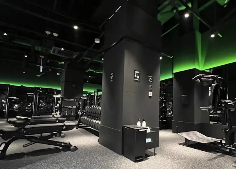 FITPLACE24 香里園店のジム内画像